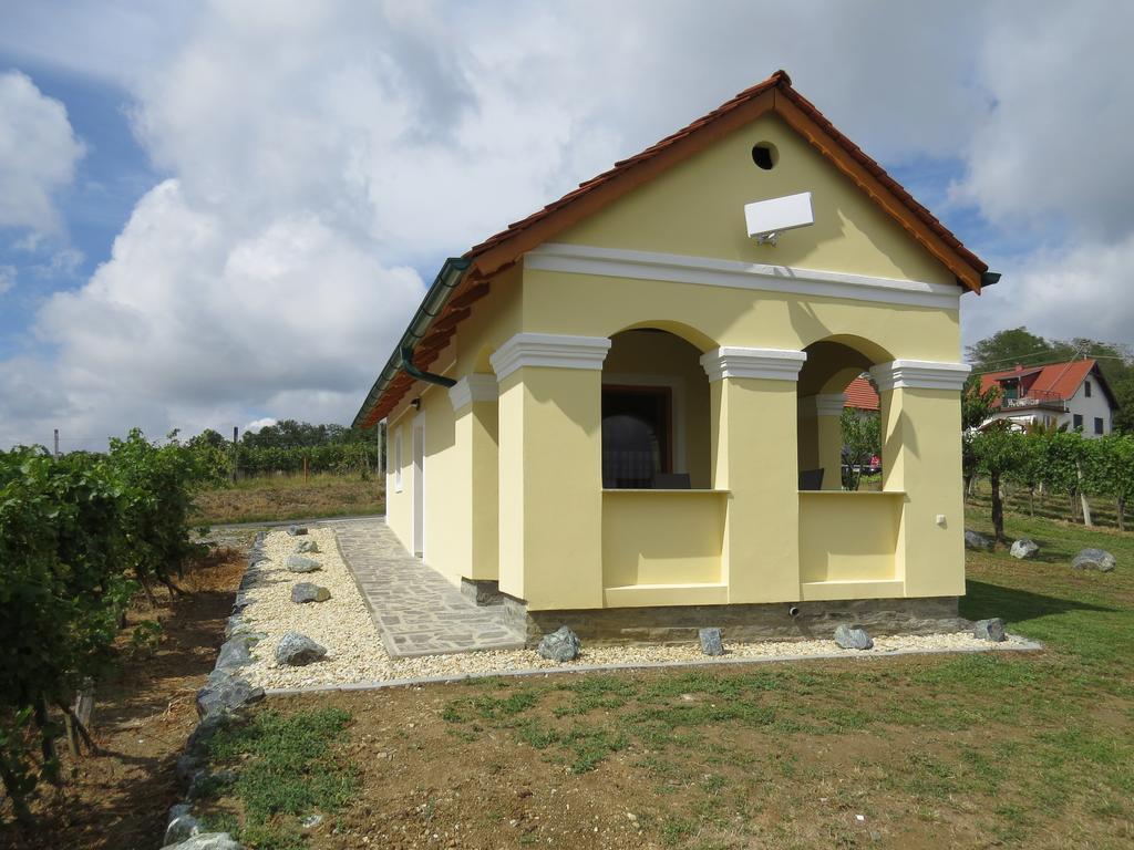 Kellerstoeckl Kamper Villa Eisenberg an der Pinka Luaran gambar
