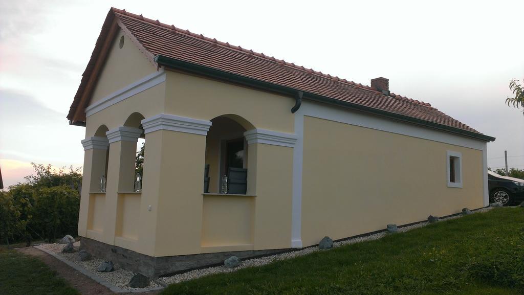 Kellerstoeckl Kamper Villa Eisenberg an der Pinka Luaran gambar