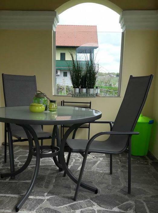 Kellerstoeckl Kamper Villa Eisenberg an der Pinka Luaran gambar